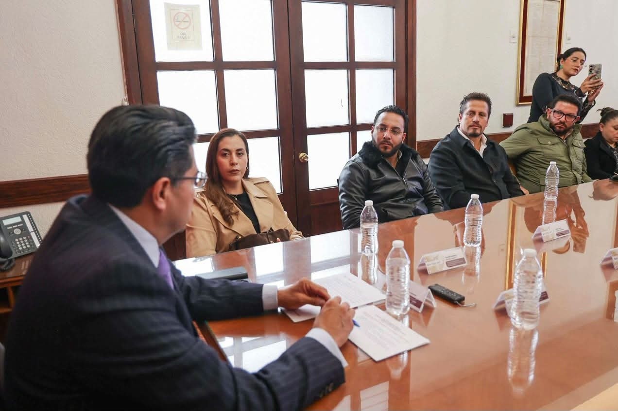 Carlos Rogel Valle firma convenio con inveamex para fortalecer la legalidad en Zacualpan