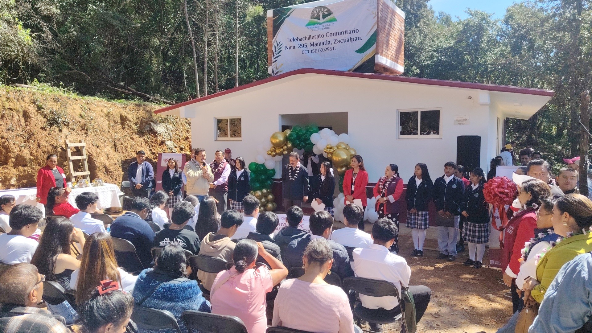 Carlos Rogel Valle fortalece la infraestructura educativa de Zacualpan con entrega de mobiliario e inauguración de obras