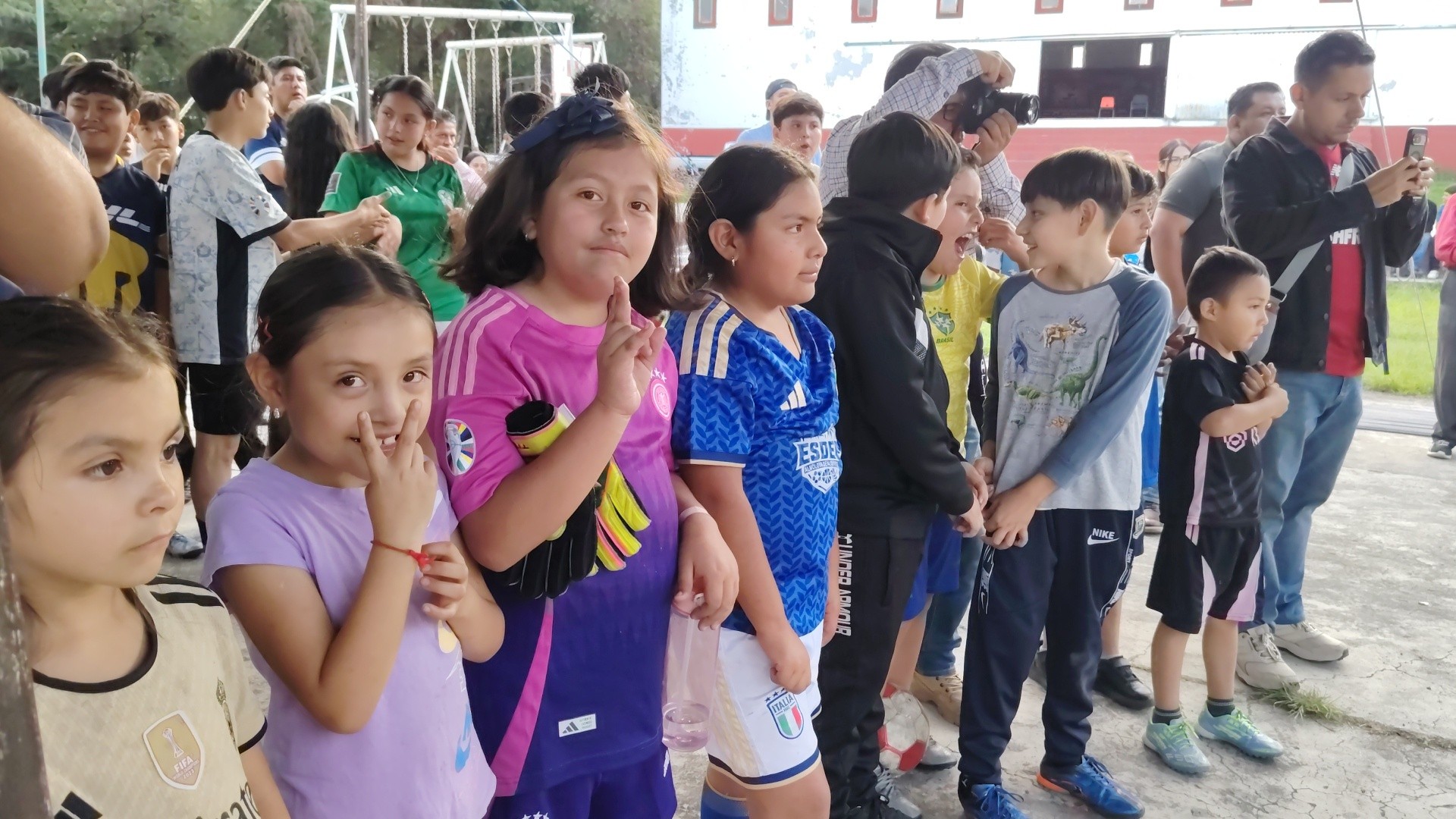 ¡Un sueño se hace realidad! Brenda Rivera inicia la construcción de la alberca semiolímpica en Almoloya de Alquisiras