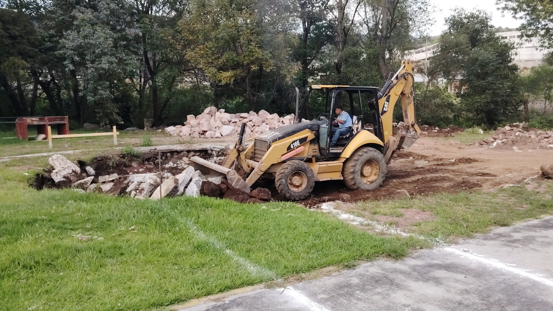 ¡Un sueño se hace realidad! Brenda Rivera inicia la construcción de la alberca semiolímpica en Almoloya de Alquisiras