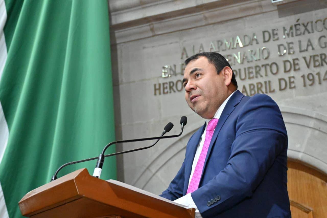El desempeño de los maestros ejemplar e invaluable: Rigoberto Vargas