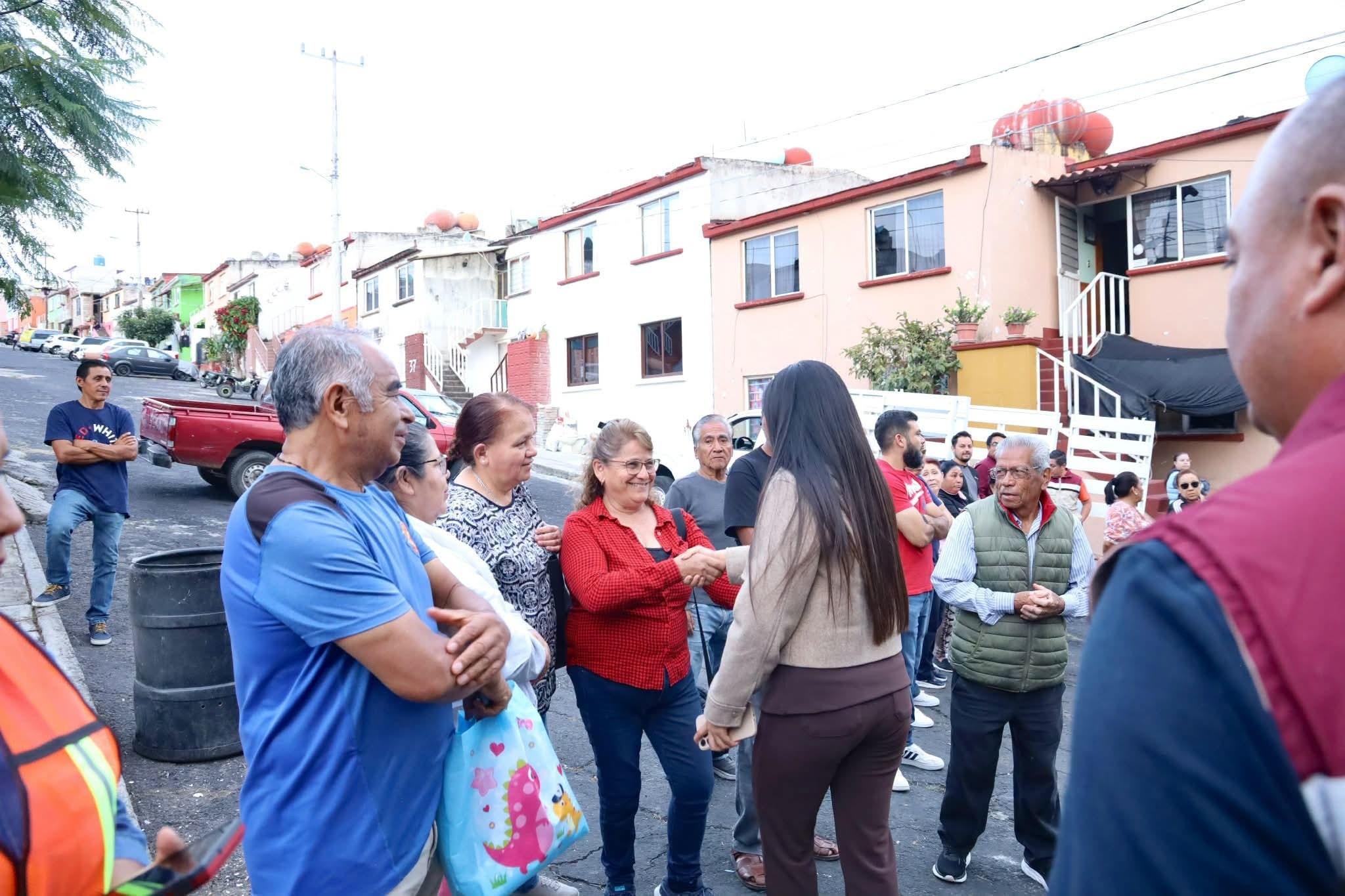Jessica Rosalio da inicio a obra en la calle Oyamel de Ixtapan de la Sal