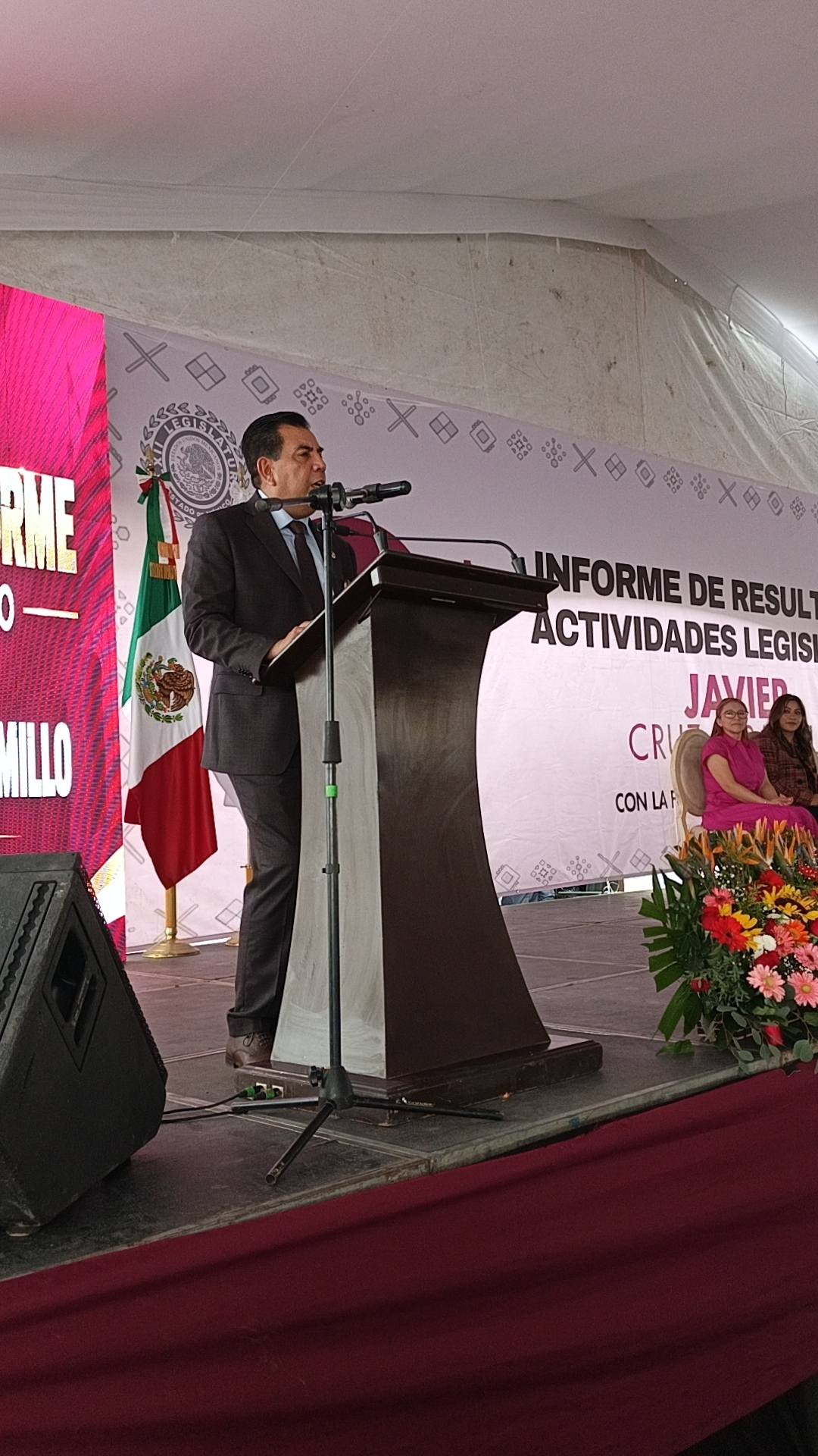 Javier Cruz presume más de 800