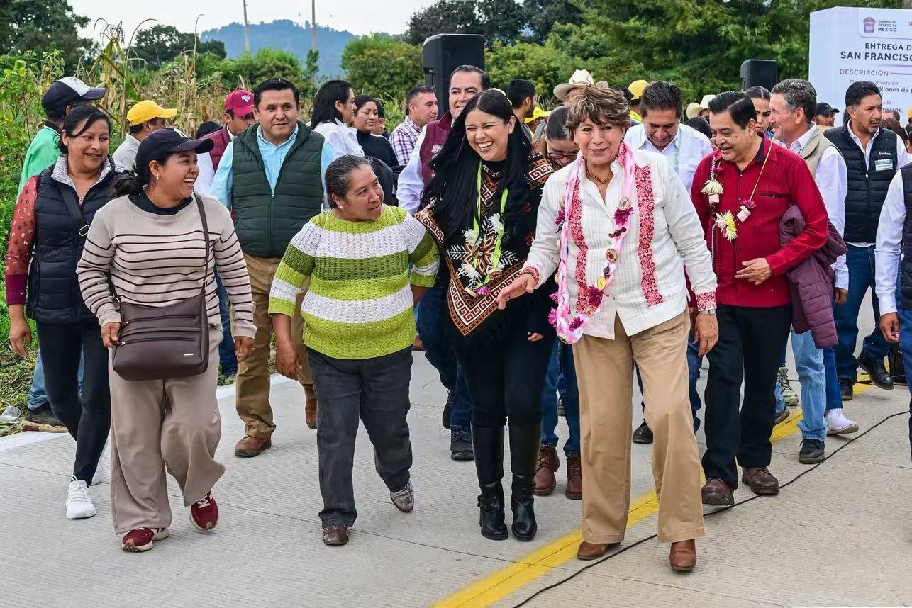 Delfina Gómez, entre mazahuas, abrazos y rendición de cuentas en Donato Guerra