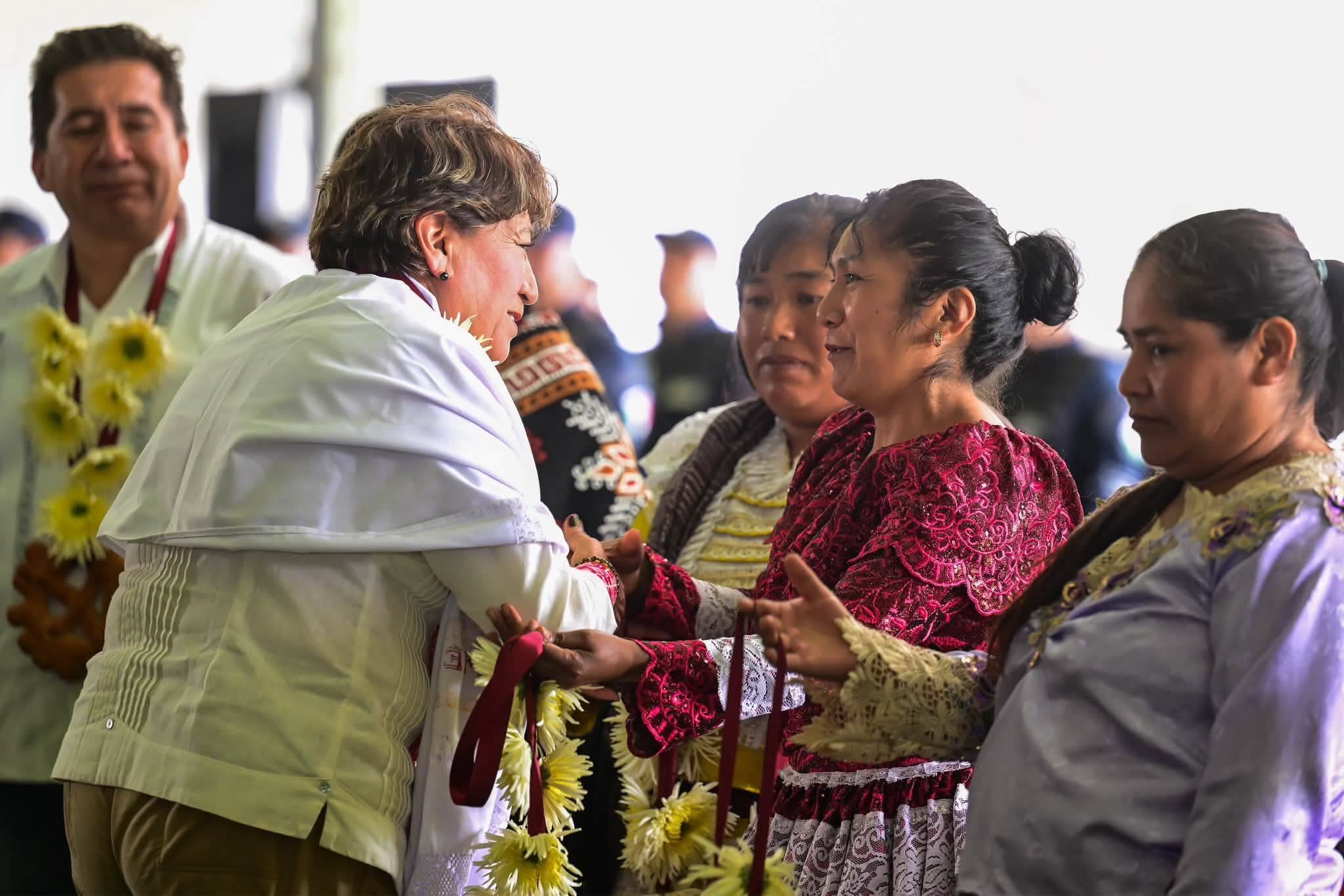 Carmen Albarrán agradece a Delfina Gómez entrega del camino a San Francisco y mejora conectividad en Donato Guerra