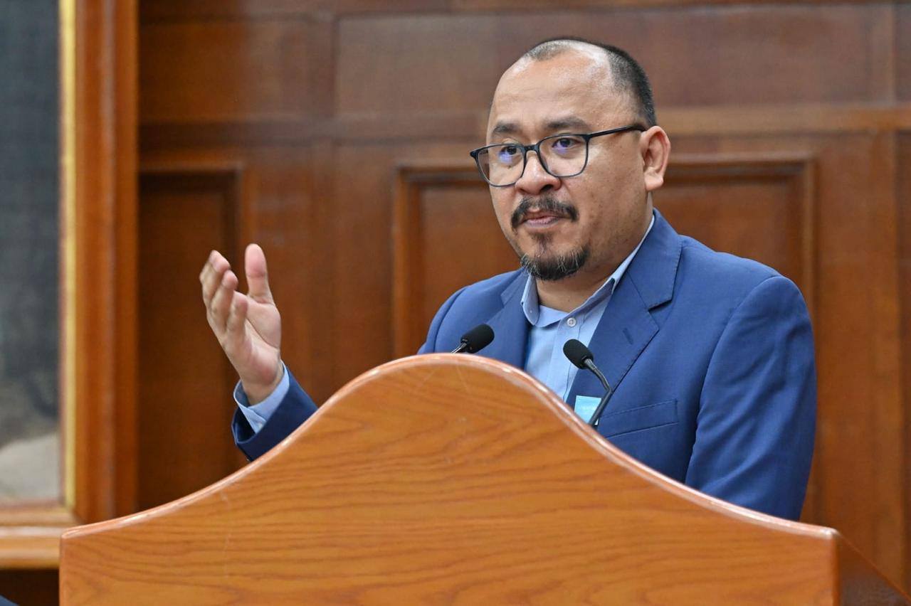 Rigoberto Vargas pone en la mira los riesgos que enfrentan menores en internet