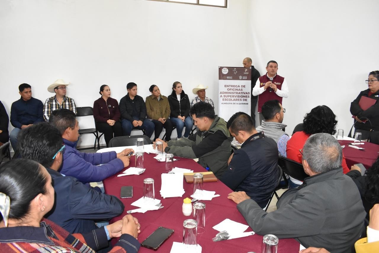 Brenda Angélica Rivera Abarca entrega oficinas administrativas para las supervisiones escolares de Almoloya de Alquisiras