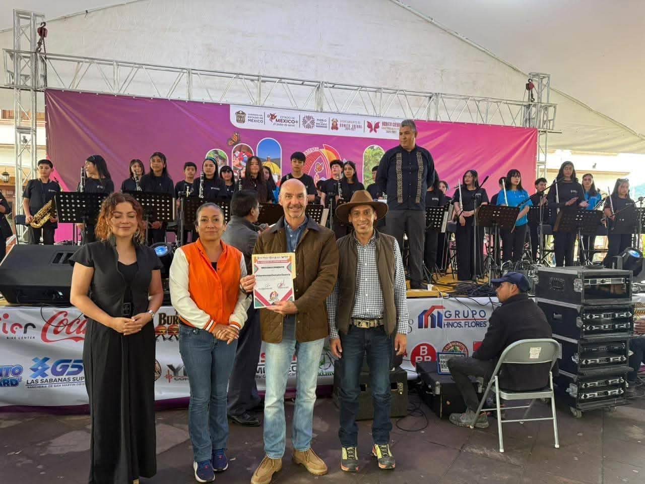 Carmen Albarrán reconoce talento de niñas, niños y jóvenes de la Filarmonía de Donato Guerra