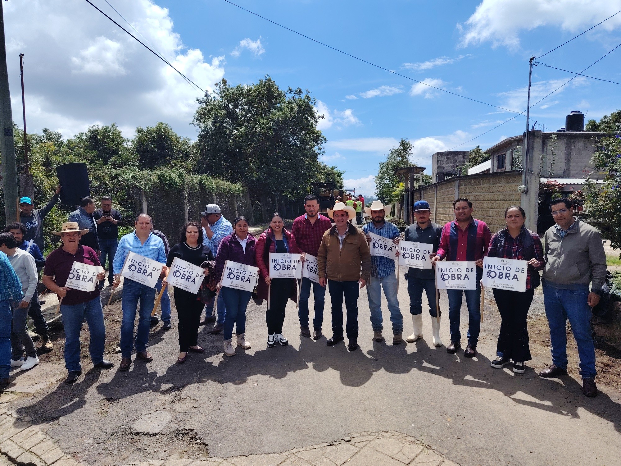 Toño Díaz da inicio a obras de infraestructura y acciones para mejorar el servicio eléctrico de Coatepec Harinas