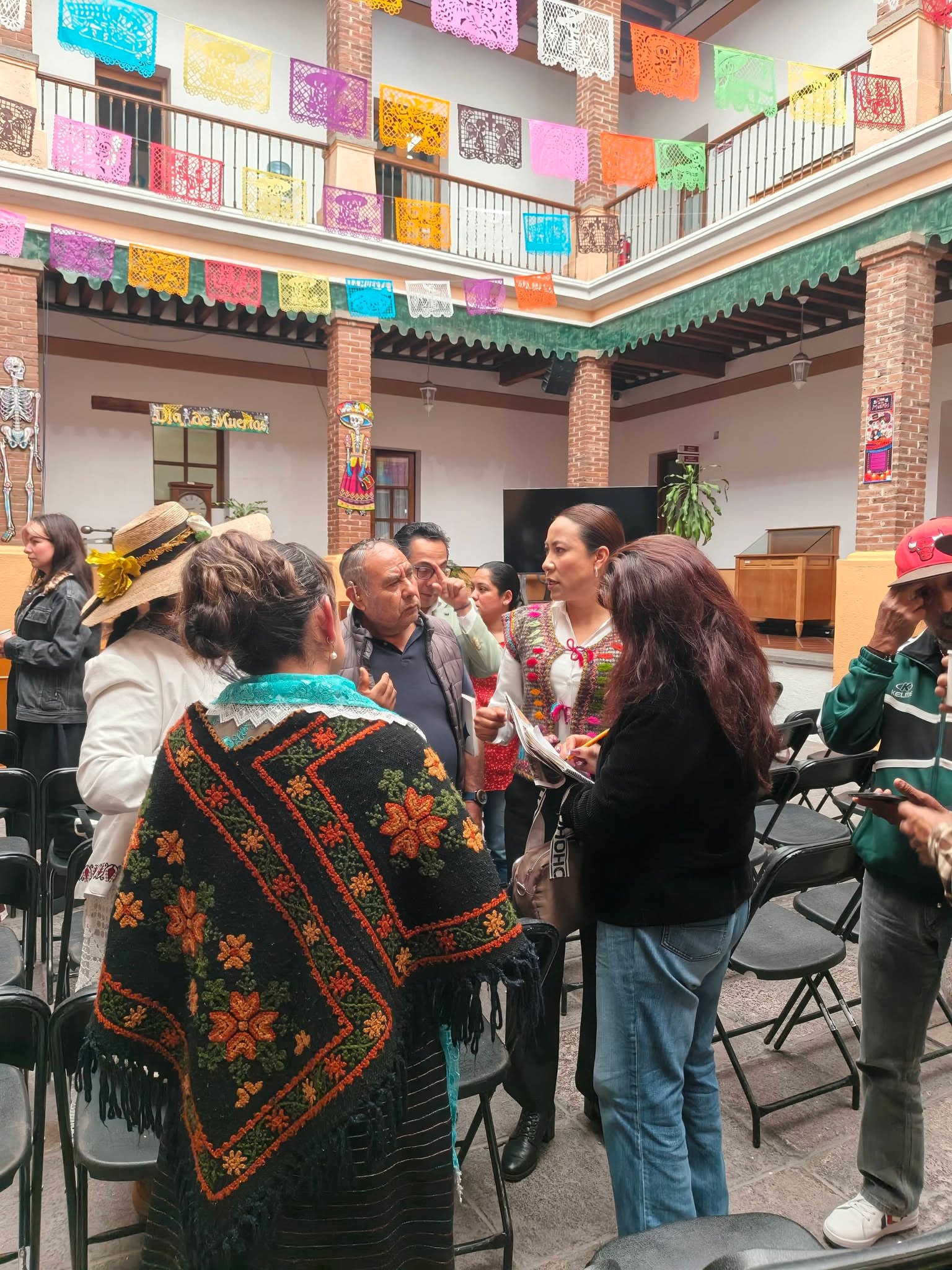 Lety Mejía lleva al Congreso la defensa de las lenguas maternas con “Raíz de mezquite”