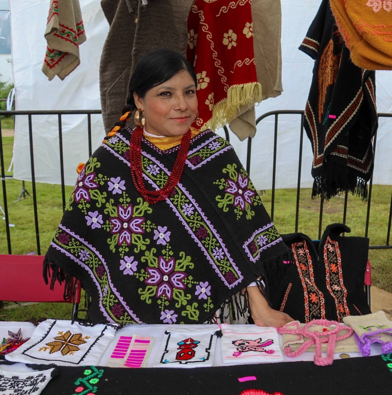 María Luisa Mendoza acompaña entrega de apoyos a los pueblos indígenas en el 32 aniversario del CEDIPIEM
