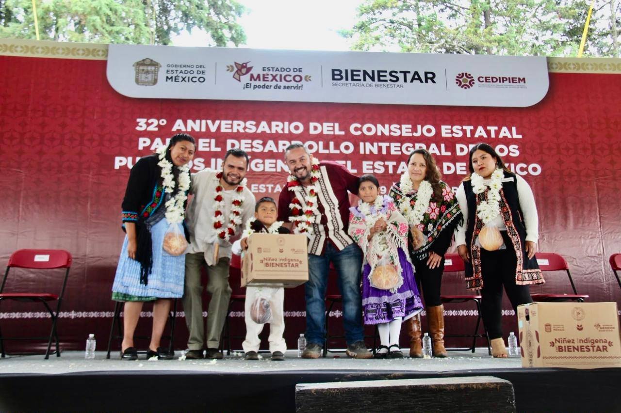 María Luisa Mendoza acompaña entrega de apoyos a los pueblos indígenas en el 32 aniversario del CEDIPIEM