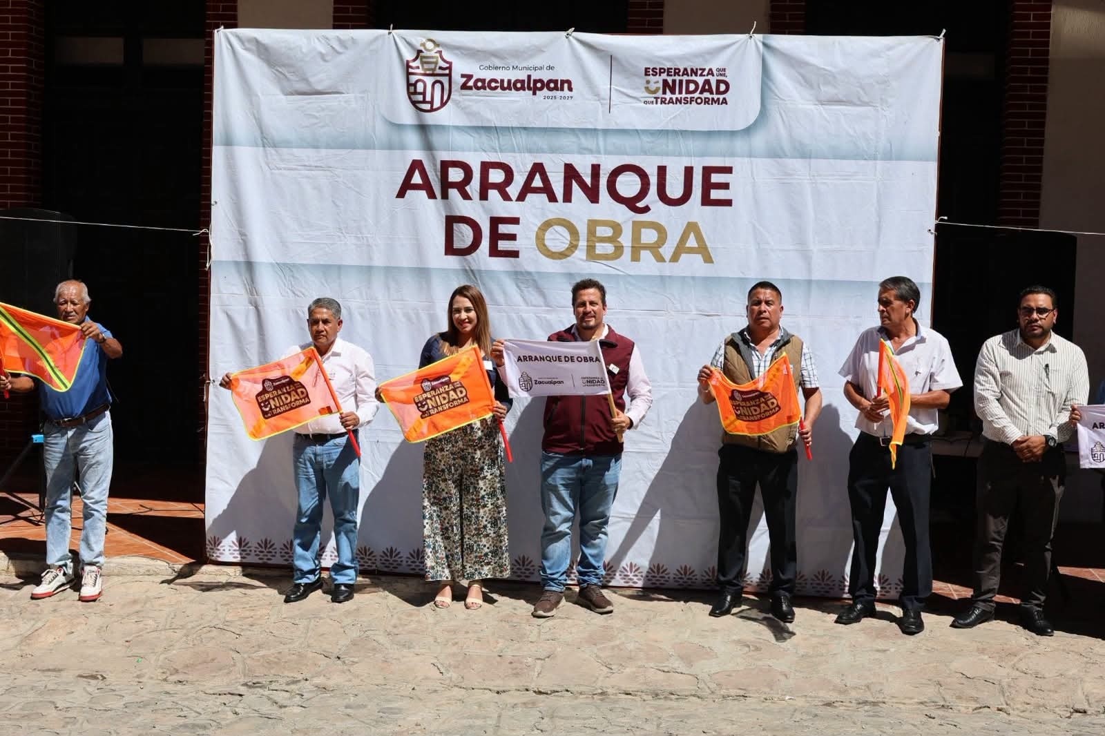 Zacualpan impulsa dos importantes obras de la infraestructura para mejorar la movilidad y el abasto de agua potable
