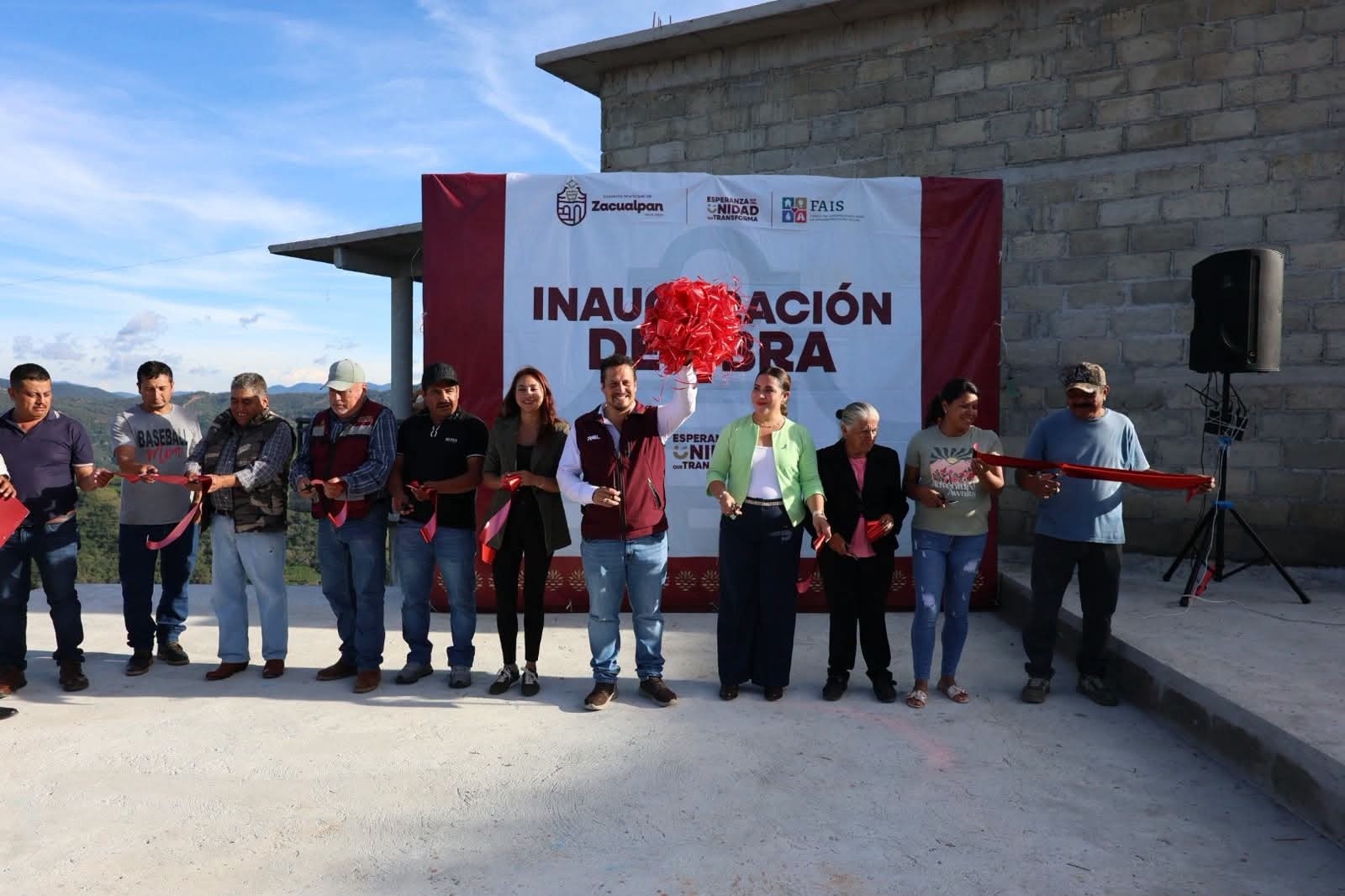 Zacualpan impulsa dos importantes obras de la infraestructura para mejorar la movilidad y el abasto de agua potable