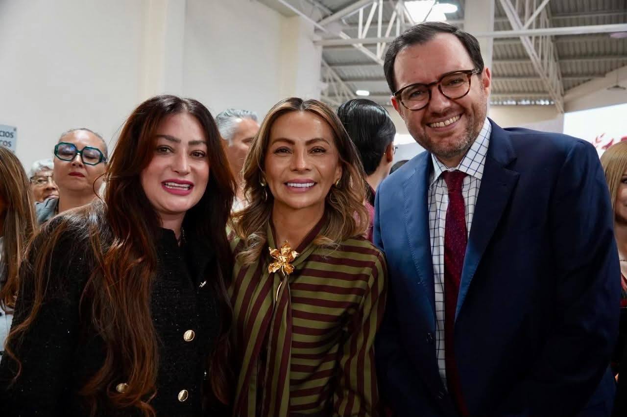 Saray Benítez reconoce a hombres y mujeres mexicaltzinguenses en el 157 aniversario