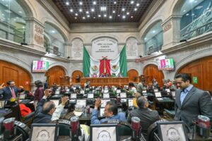Propone Octavio Martínez garantizar candidaturas de mujeres a la gubernatura