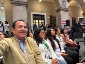La salud es sinónimo de desarrollo, dignidad y grandeza, afirmó el Presidente Municipal de Coatepec Harinas, Marco Antonio Díaz Juárez.