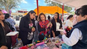 Lucy Vargas impulsa autonomía económica de las mujeres en Otzolotepec