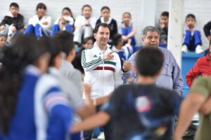 Elías Rescala impulsa mejora de escuela primaria y llama a apostar por la educación en Naucalpan